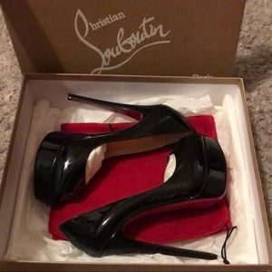 NEW AChristian Louboutin heels